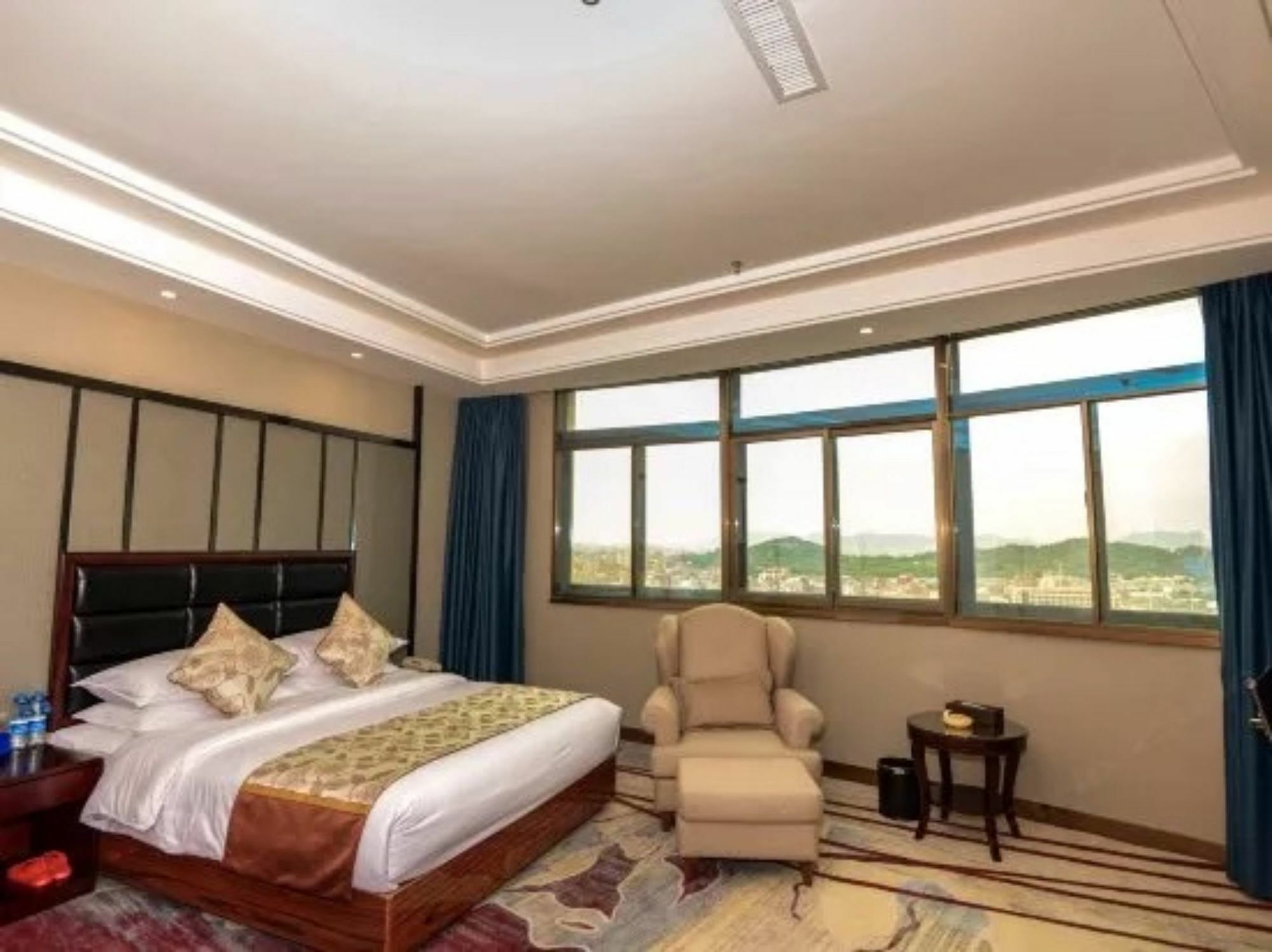 Days Hotel & Suites Shishi Quanzhou  Esterno foto