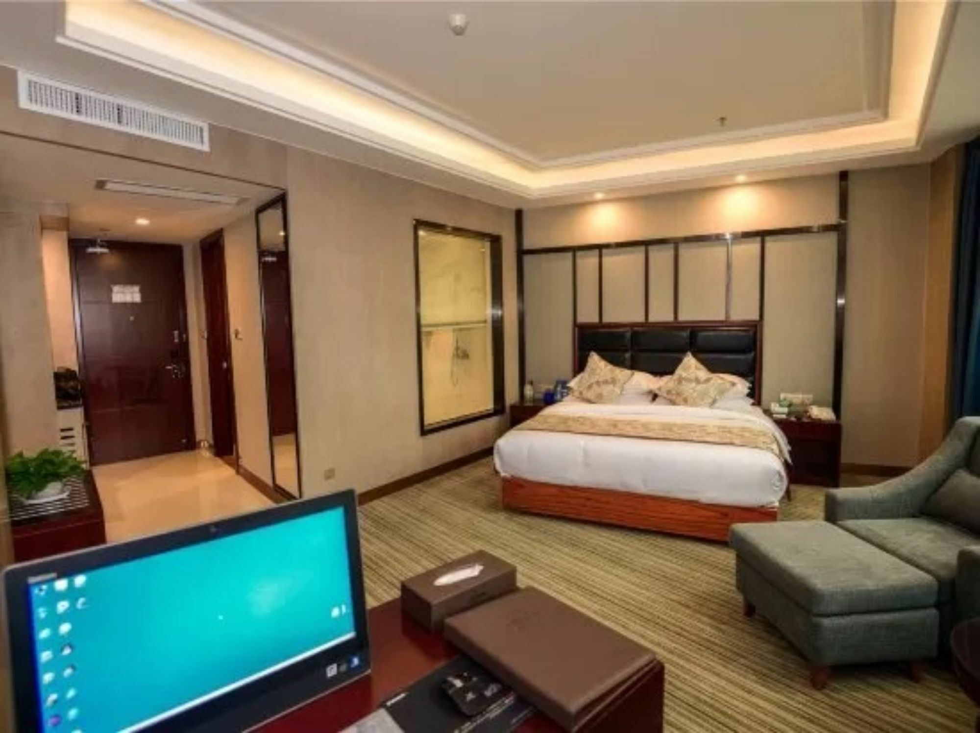 Days Hotel & Suites Shishi Quanzhou  Esterno foto